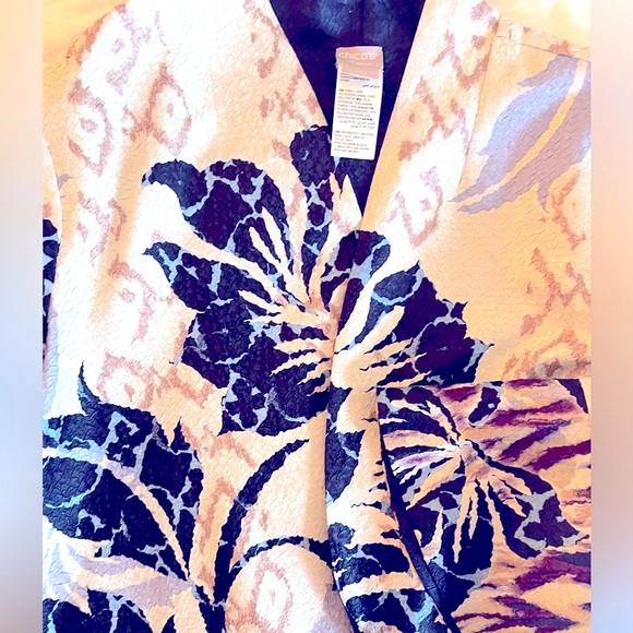 Chico’s Women Mid length open duster with a gorgeous floral print in size 2 NWOT - Picture 7 of 7